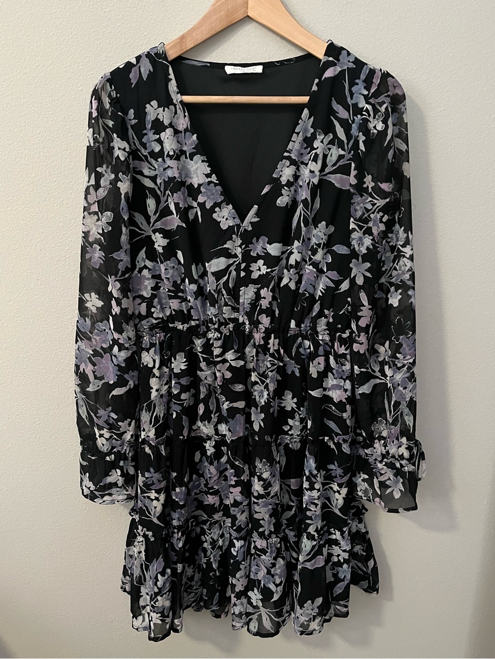 lovestitch Black Floral V-Neck Tiered Mini Dress • Size Medium • EUC - Picture 2 of 7